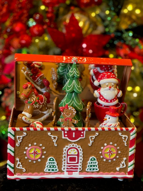 Gingerbread Moving & Musical Treasure Box SWL468 – Making Spirits Bright