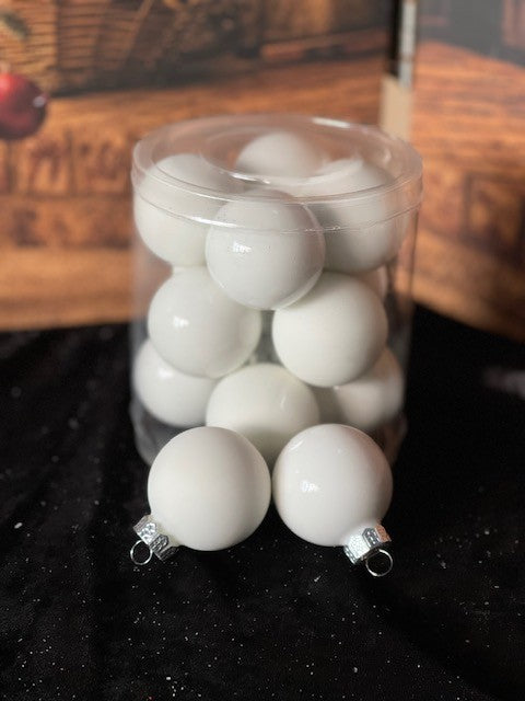 4CM MIXED WHITE GLASS BAUBLES GHAN002