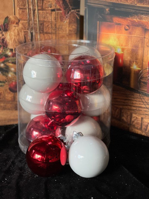 RED WHITE GLASS ORNAMENTS MIXED GHAN013