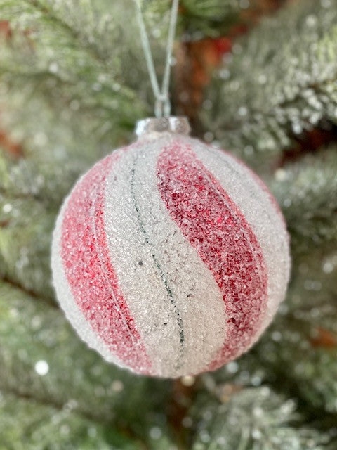 FROSTED PEPPERMINT TWIST ROUND ORNAMENT GQAM050