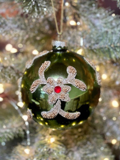 SHINY GREEN WITH GOLD ORNATE ROUND ORNAMENT GQAM070