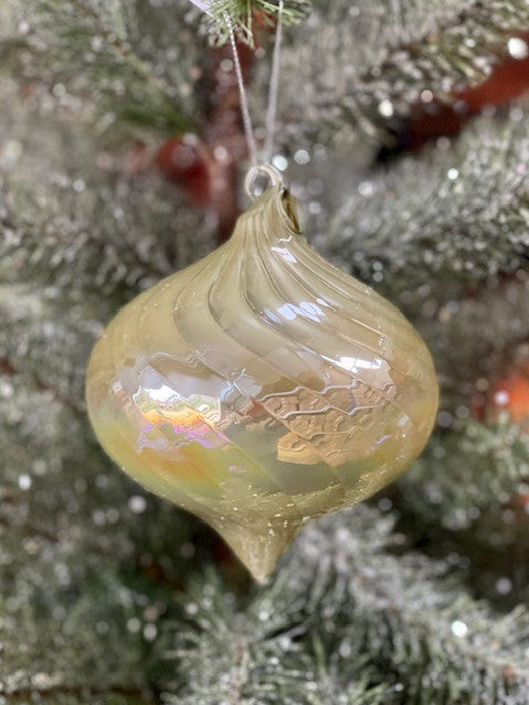 PALE GREEN IRRIDESCENT ONION ORNAMENT GQAM111