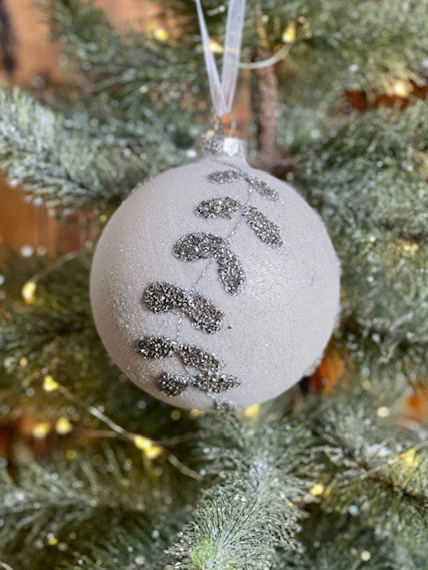 CHAMPAGNE SILVER ROUND ORNAMENT GQAM272