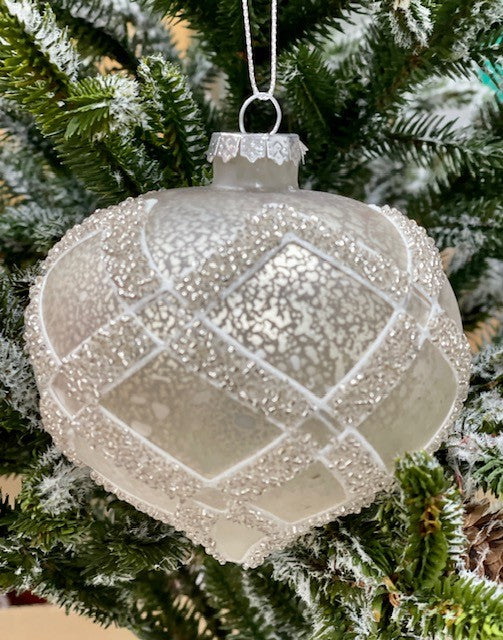 WHITE HARLEQUIN ONION ORNAMENT - JQAM177