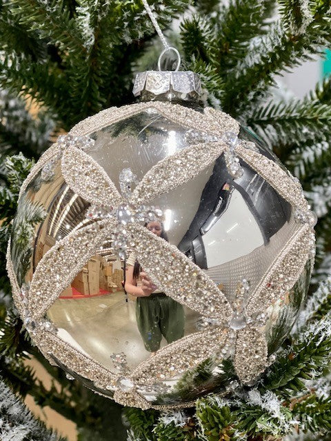 SILVER HARLEQUIN ROUND ORNAMENT - JQAM276