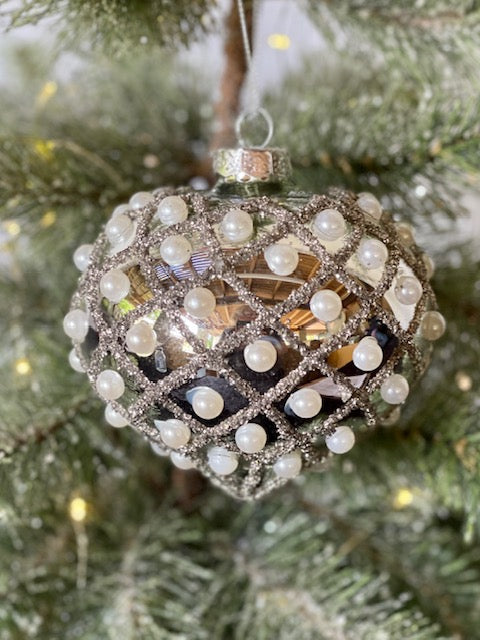 PEARL ONION GLASS HANGING ORNAMENT MA049
