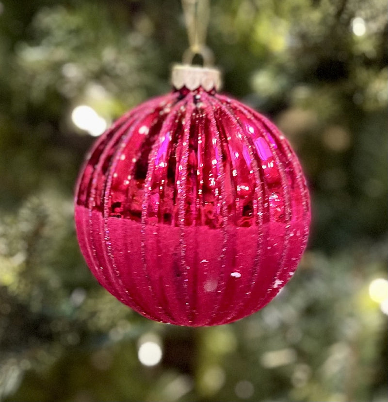 MAGENTA LINED OMBRE ROUND ORNAMENT MA101