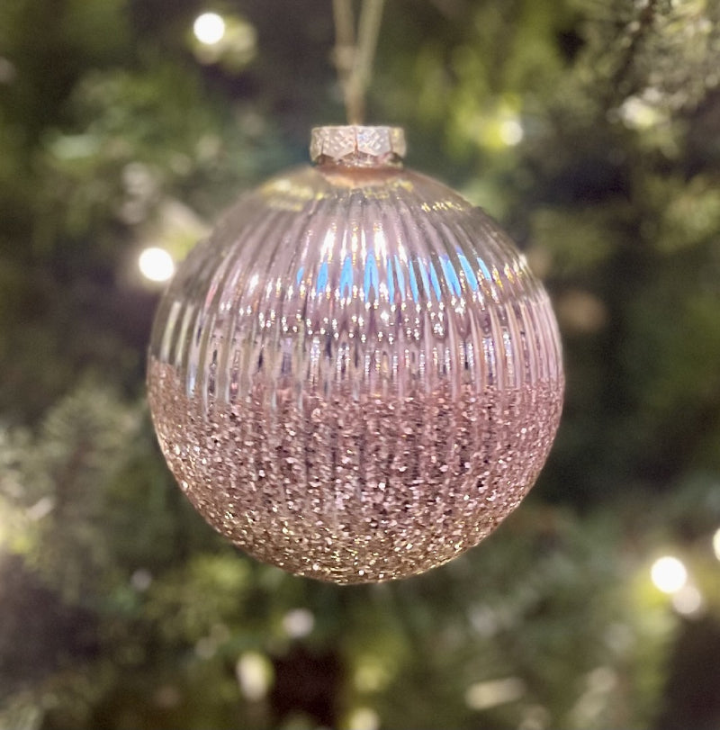 CHAMPAGNE LINED OMBRE ROUND ORNAMENT MA124