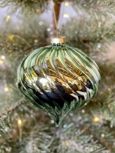 SHINY MINT ONION GLASS HANGING ORNAMENT MA162
