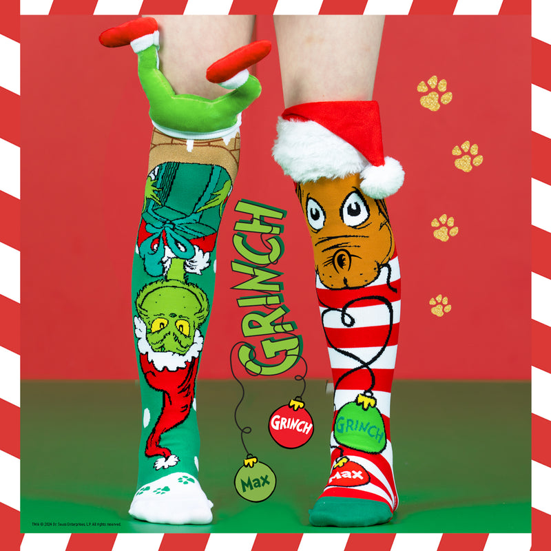 GRINCH & THE CHIMNEY LONG STYLE MISMATCH SOCKS