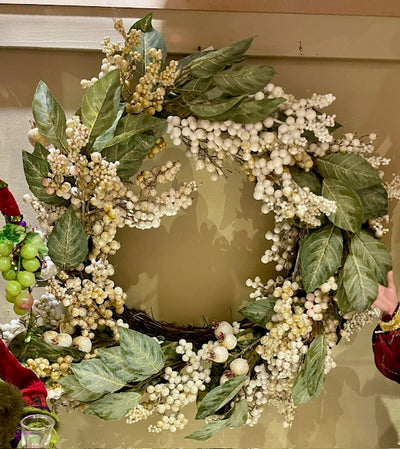 50CM METALLIC WHITE BERRY WREATH CXJ034