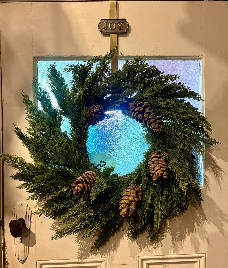 JUNIPER WREATH WITH PINECONES CXK002