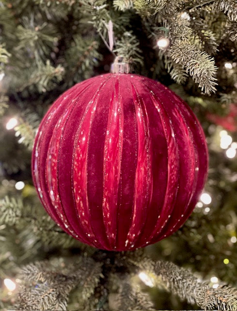 20 CM RED RIBBED BAUBLE DXE028