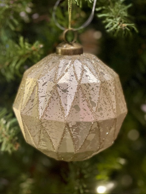 MATTE CHAMPAGNE DIAMOND BAUBLE DXE045