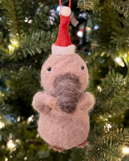 WOOL PLATYPUS WITH SANTA HAT HANGING ORNAEMNT DXH004