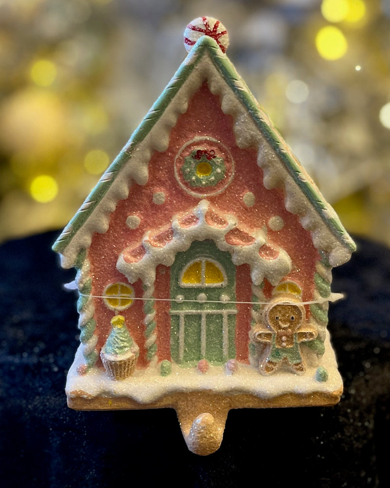 GINGERBREAD HOUSE STOCKING HOLDER WITH GINGERBREAD MAN DCS001C