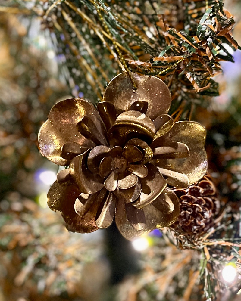 PETAL METAL FLOWER  A HANGING ORNAMENT DCA004A