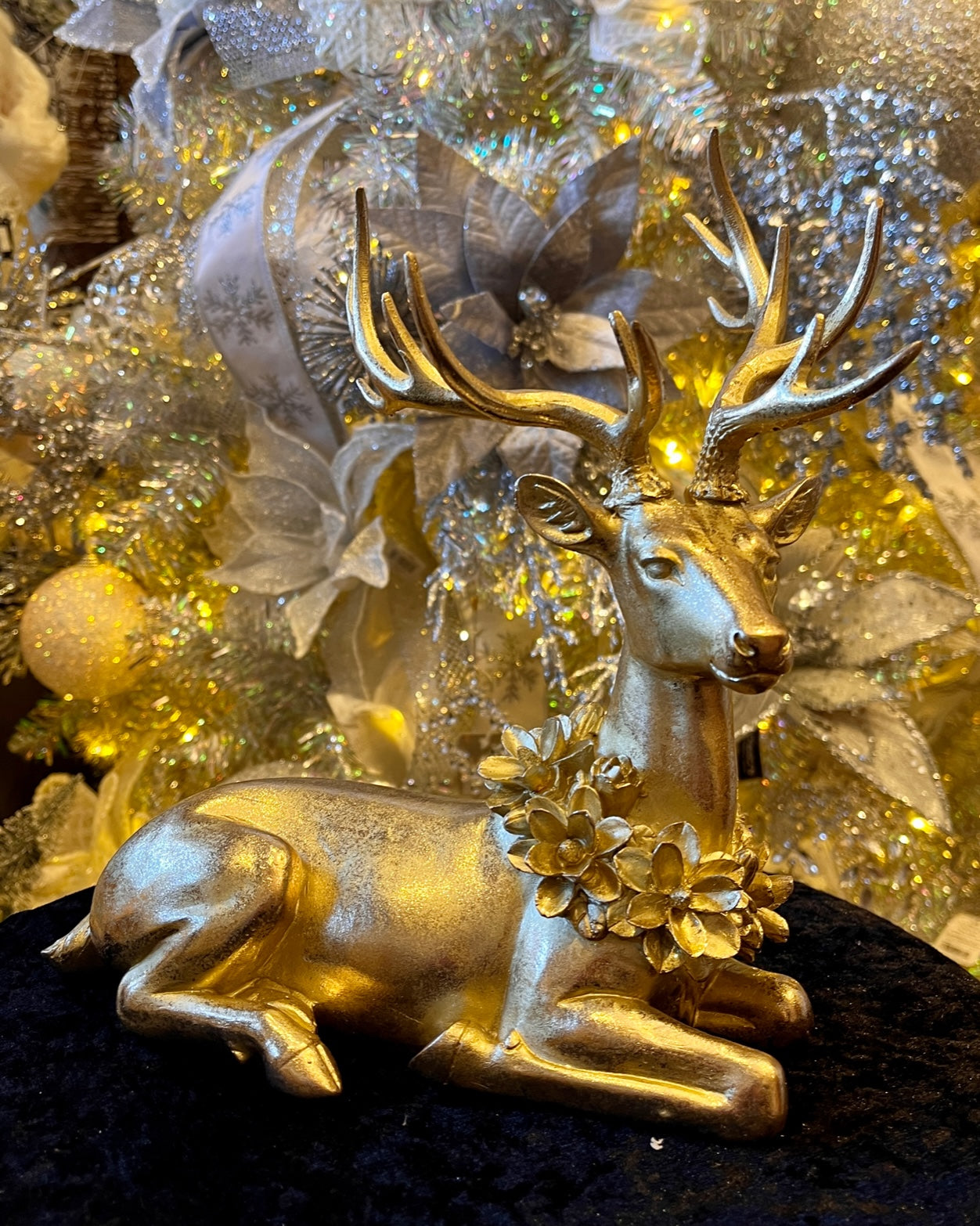 LYING MAGNOLIA DEER CHAMPAGNE DCA041