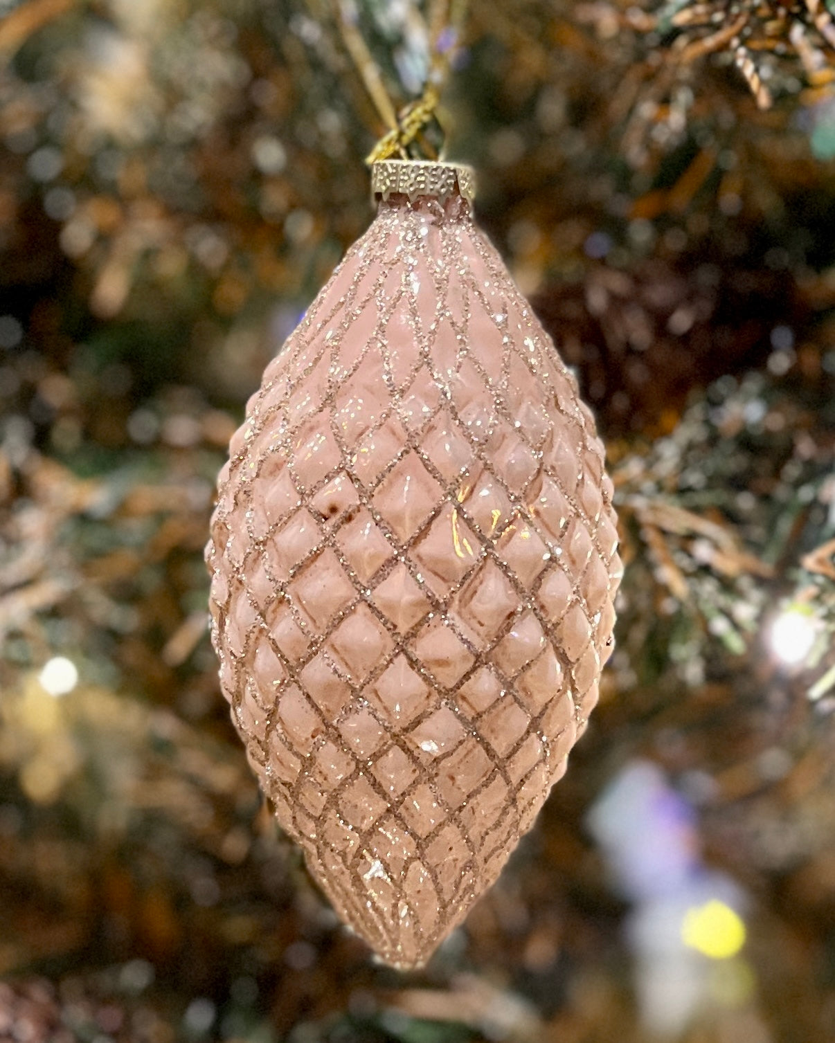 PALE PINK QUILTED GLASS TEARDROP BAUBLE DCD168