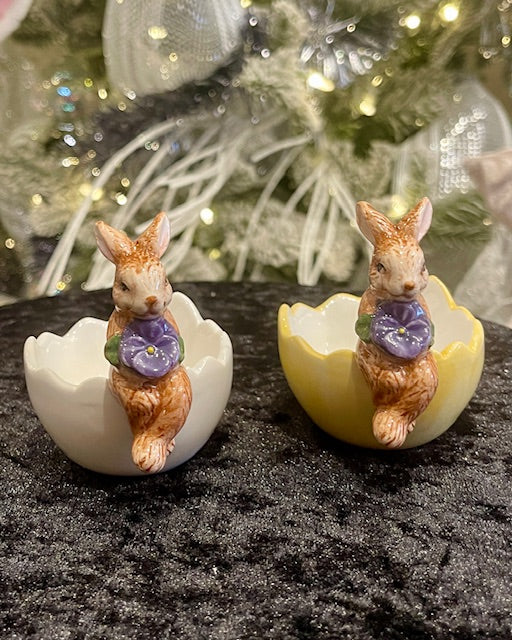 YELLOW PANSY BUNNY EGG CUP ESA002