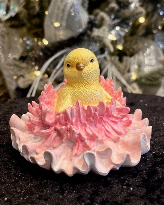 CHICK IN HOLLYHOCK ESA062