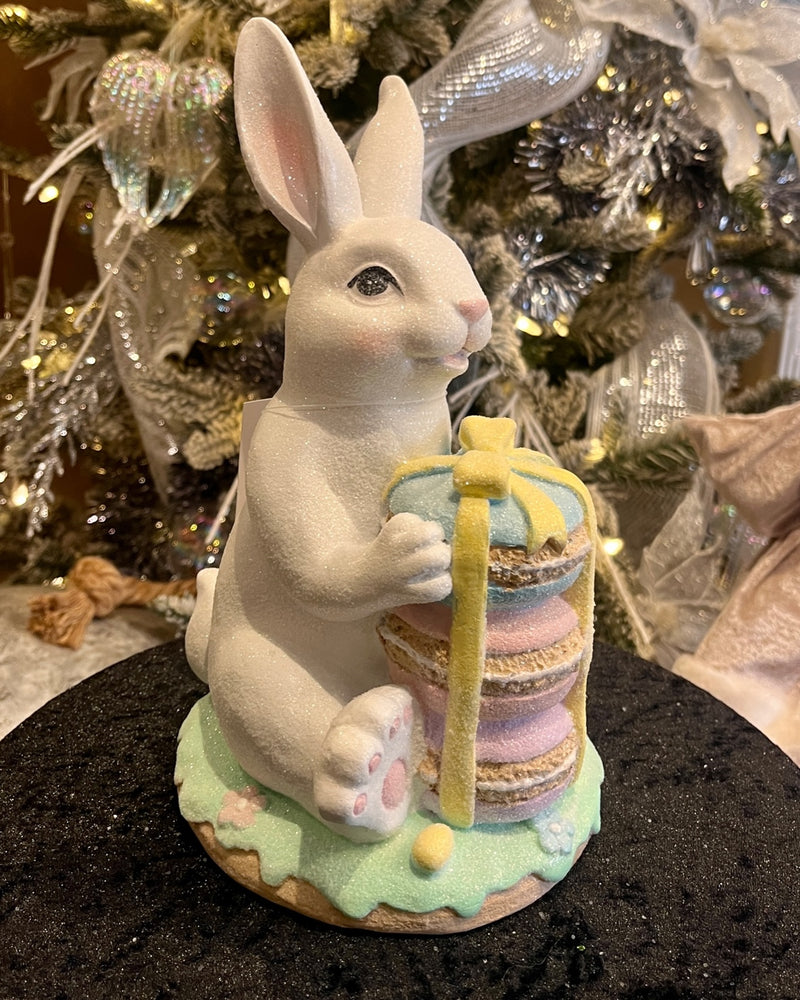 SITTING RABBIT WITH MACARONS ESS009