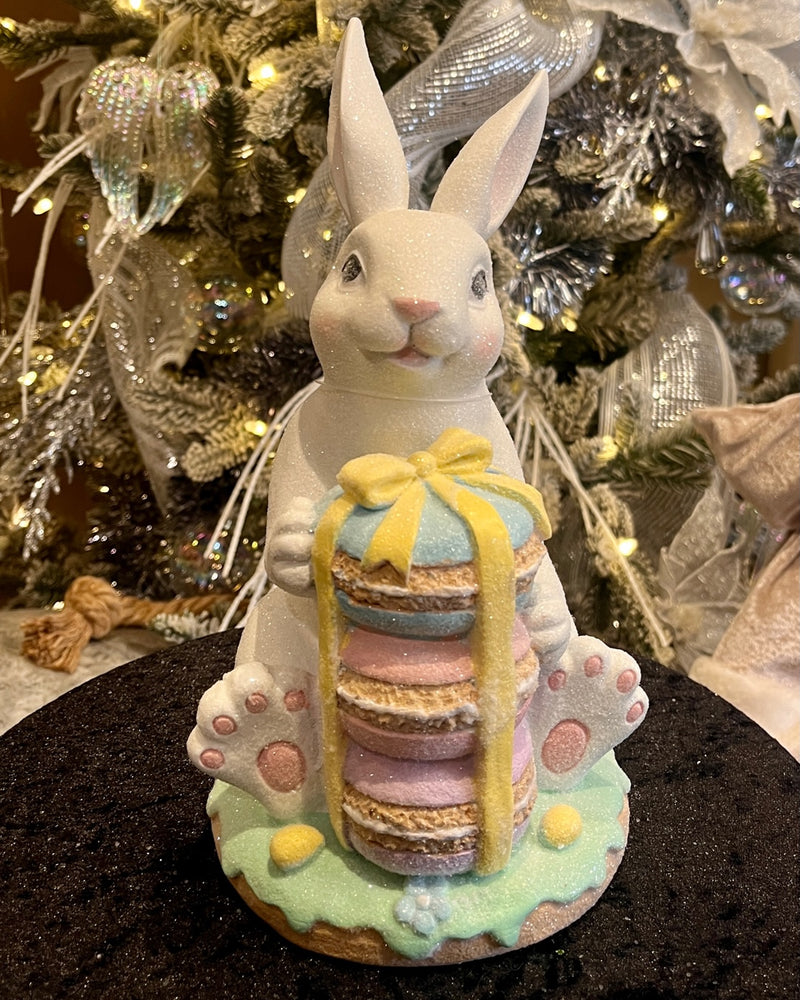 SITTING RABBIT WITH MACARONS ESS009