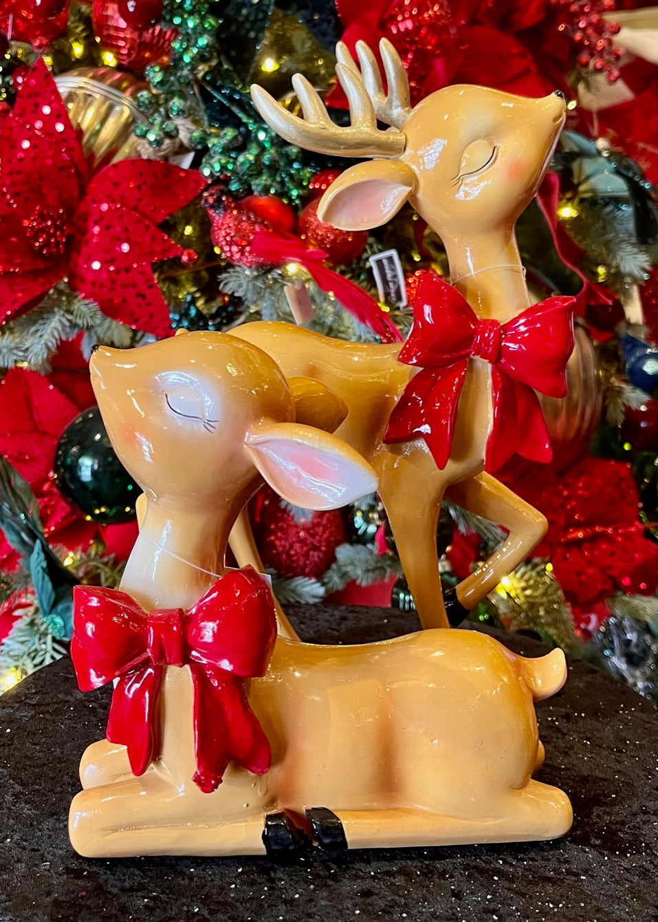 STANDING RETRO REINDEER WITH BOW EXX046