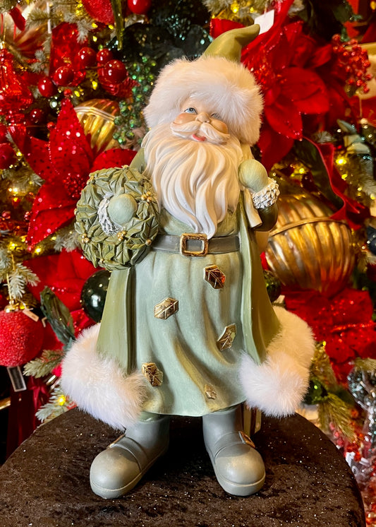 WOODLAND FOREST SANTA WITH WREATH EXV120