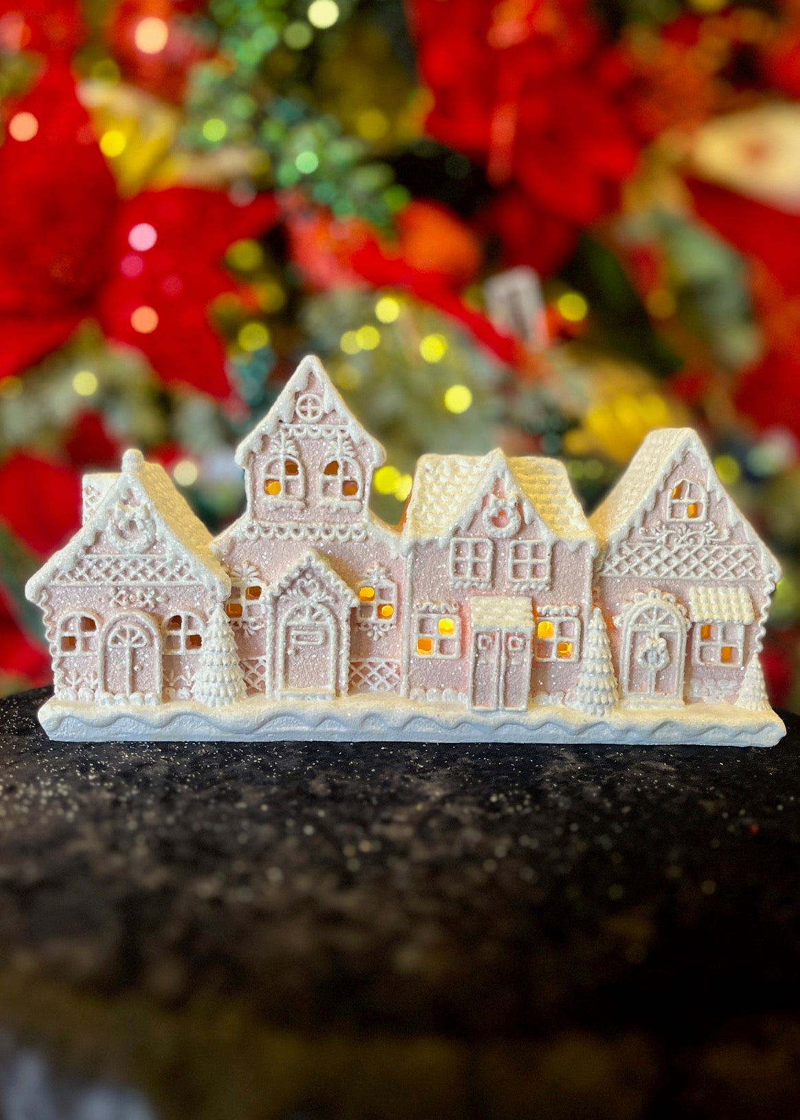 LED PIPED PINK GINGERBREAD VILLAGE EXJ069