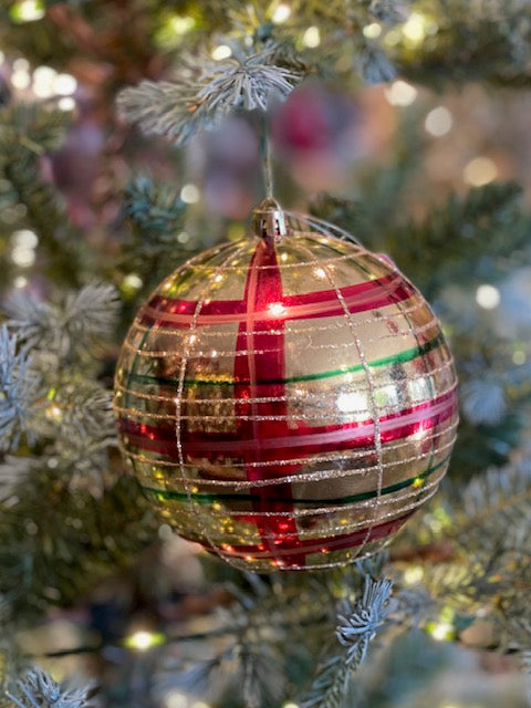 PLAID ROUND SHATTERPROOF HANGING ORNAMENT EXE116