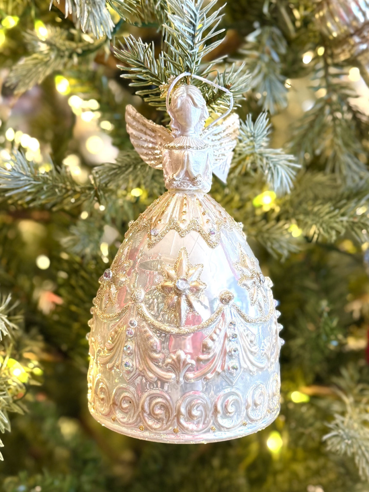 IVORY AND CHAMPAGNE GLASS ANGEL ORNAMENT FCA148
