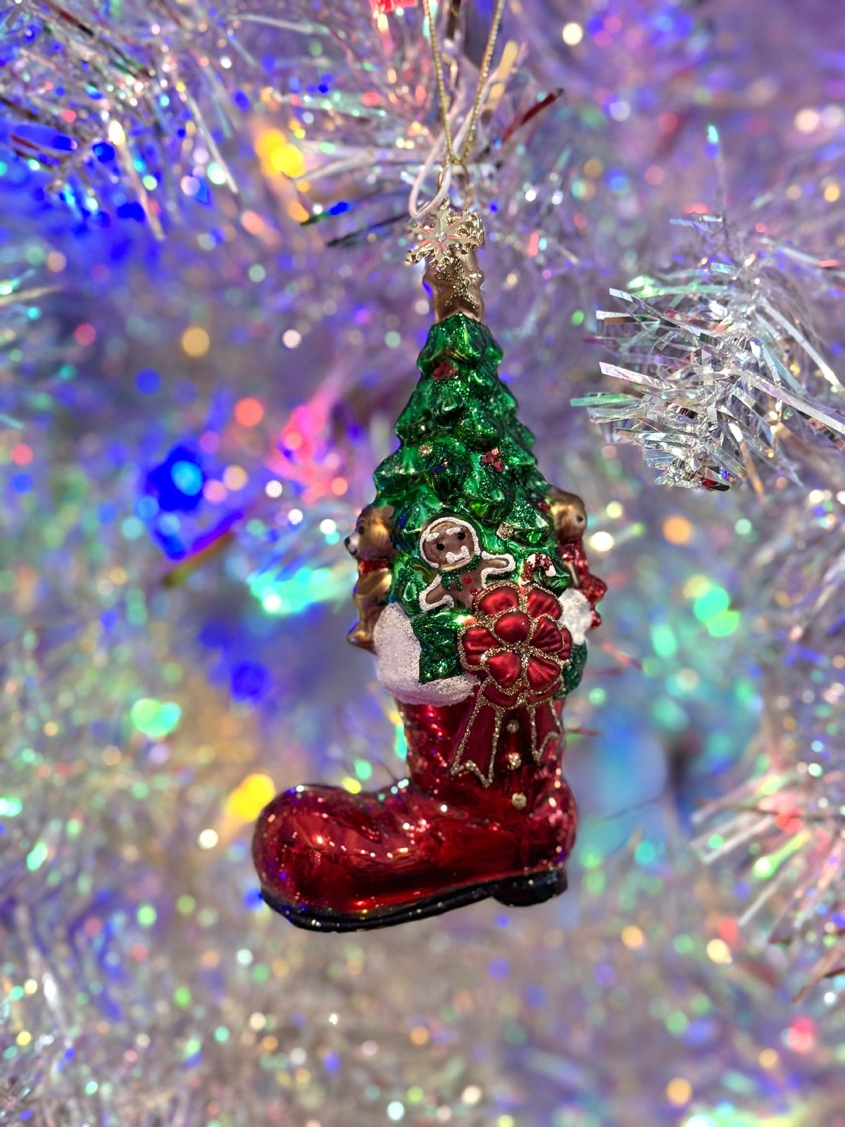 BOOT WITH TREE AND GIFTS GLASS ORNAMENT FCA164