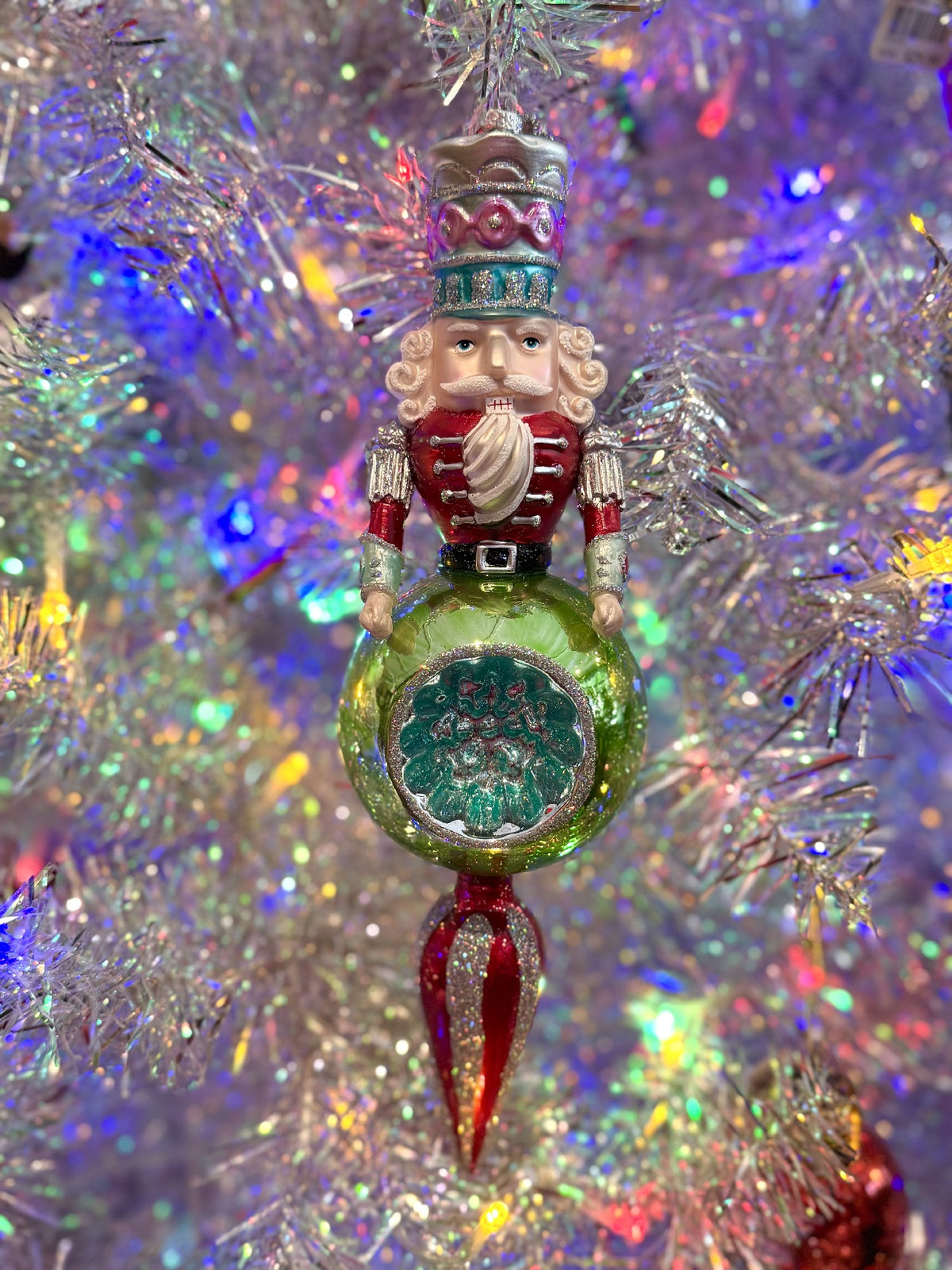 GREEN RETRO NUTCRACKER FINIAL ORNAMENT FCA273