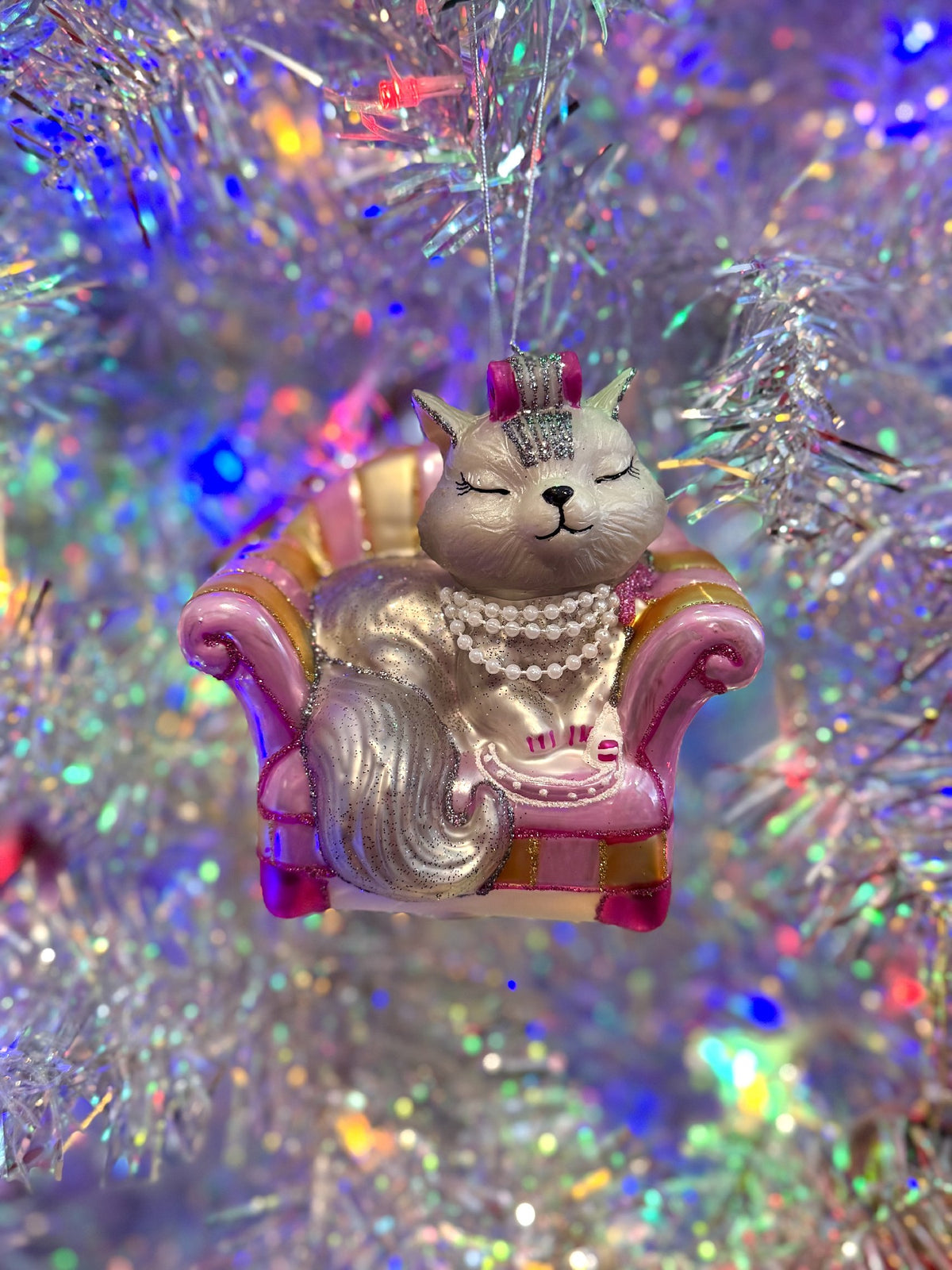 COSY PEARL COUCH CAT ORNAMENT FCA286