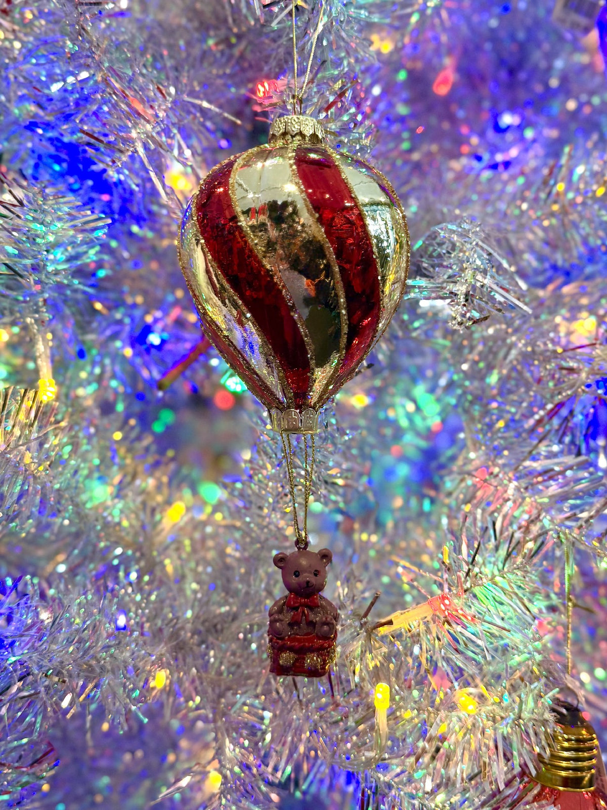 ADORABLE TEDDY IN HOT AIR BALLOON ORNAMENT FCI381