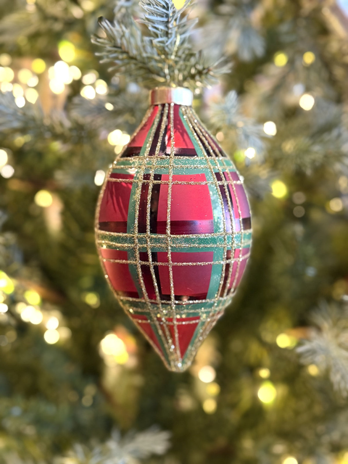 TRADITIONAL TARTAN DROP BAUBLE FCI434