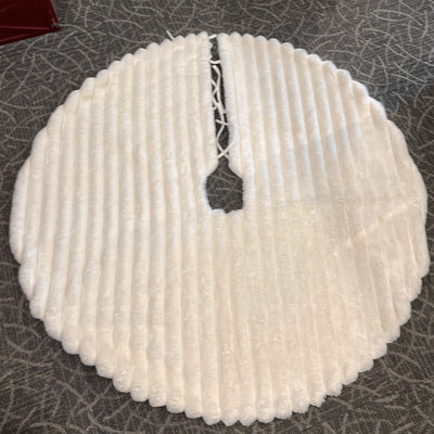 IVORY RIBBED FAUX FUR TREE SKIRT 150CM RAY609