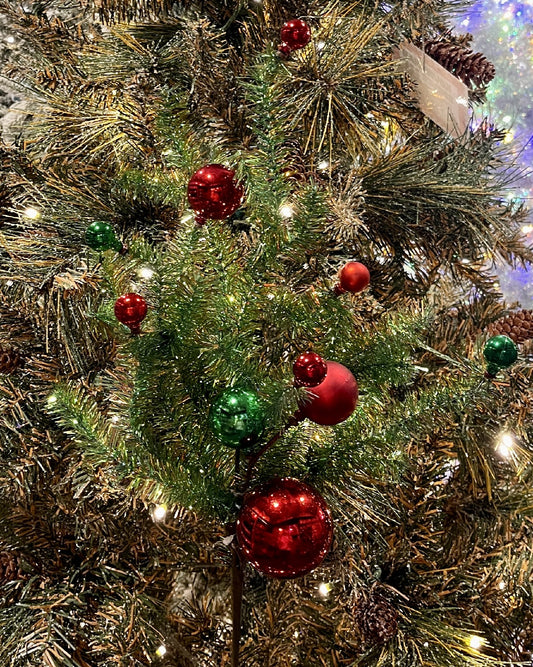 GREEN TINSEL SPRAY WITH RED & GREEN BAUBLES RCT200