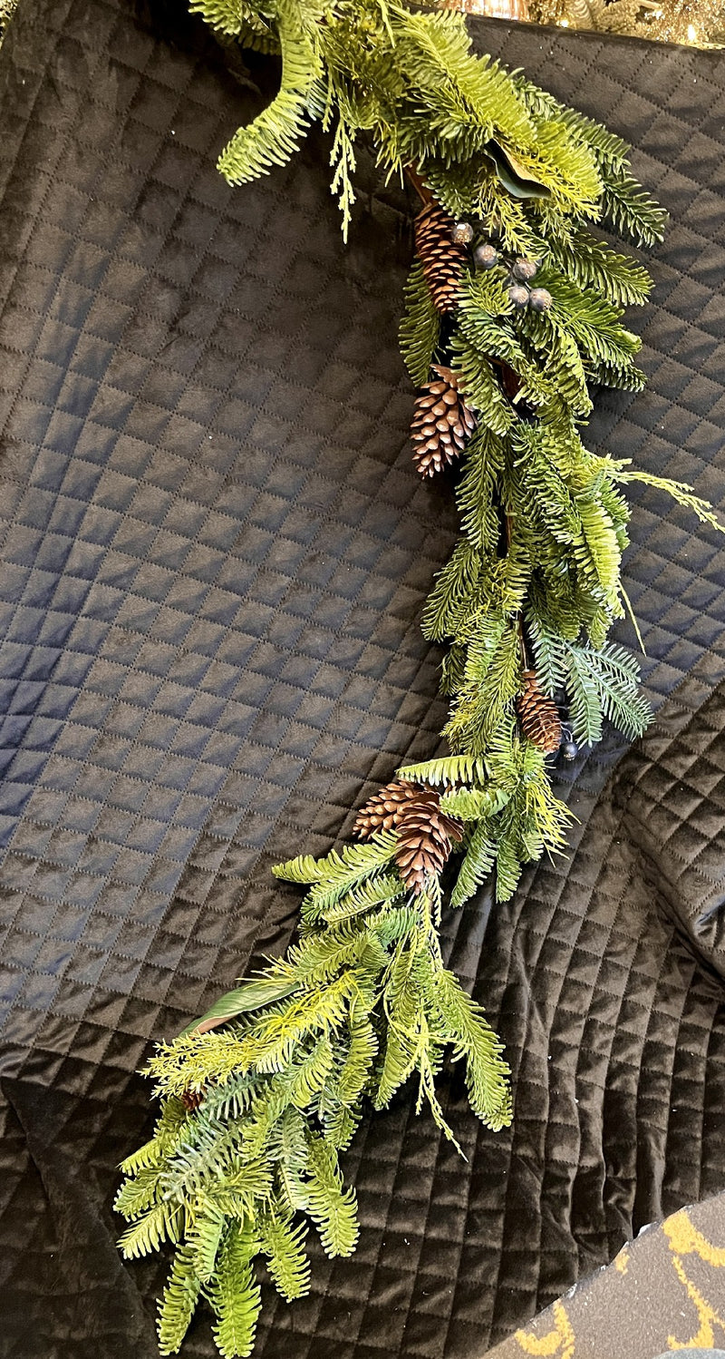 MIXED SOFT SPRUCE, LEAF AND PINECONE GARLAND RFL011