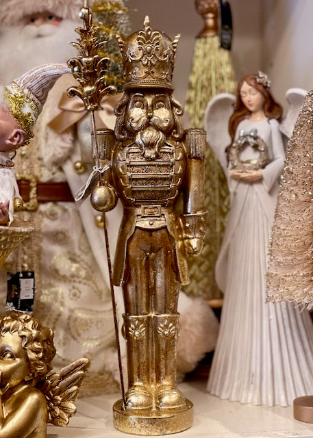 GOLD NUTCRACKER WITH ORNATE STAFF RKH021