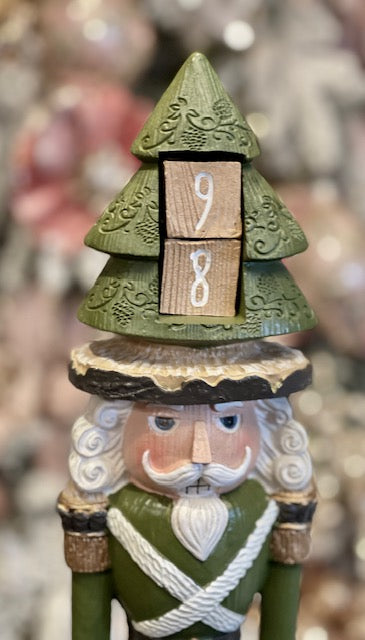 WOODLAND GREEN NUTCRACKER COUNTDOWN RSM011