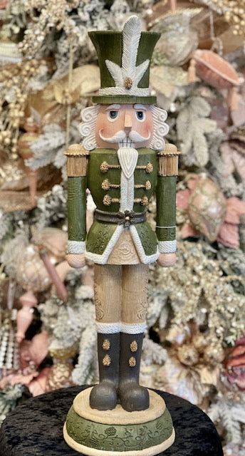 WOODLAND GREEN NATURAL LARGE NUTCRACKER RSM013