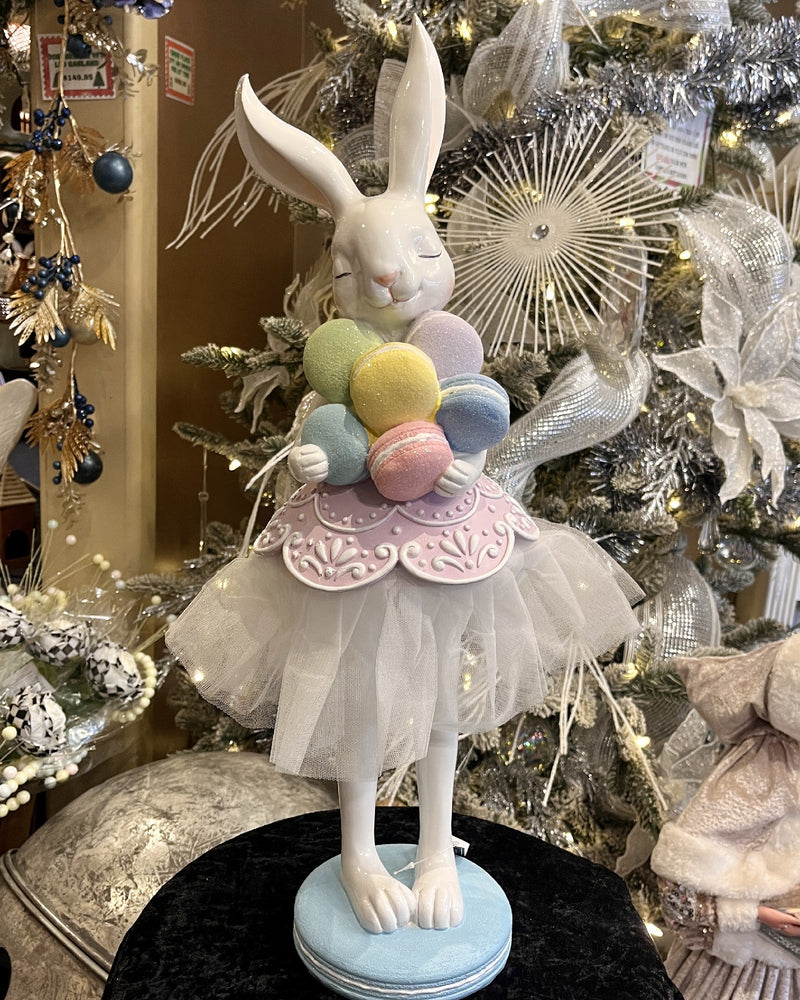 BUNNY WITH PASTEL MACARONS QAA003