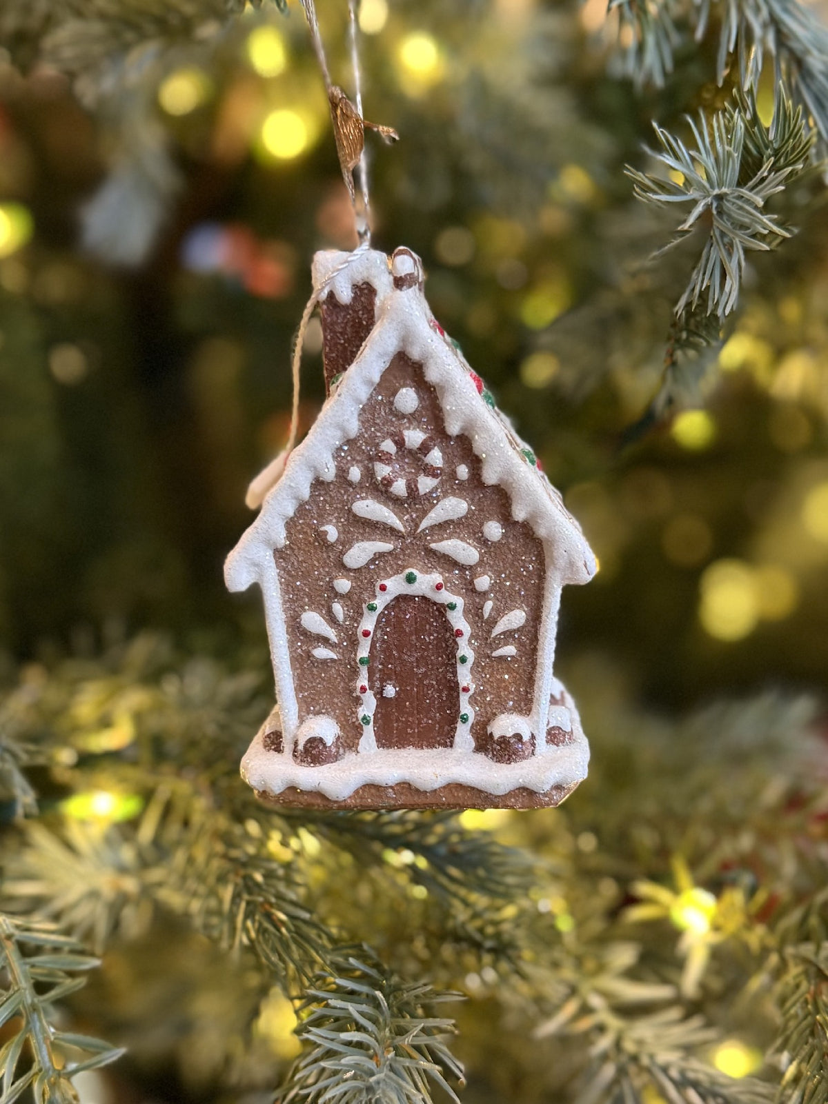 Iced Gingerbread Lodge Ornament 9cm XM1553