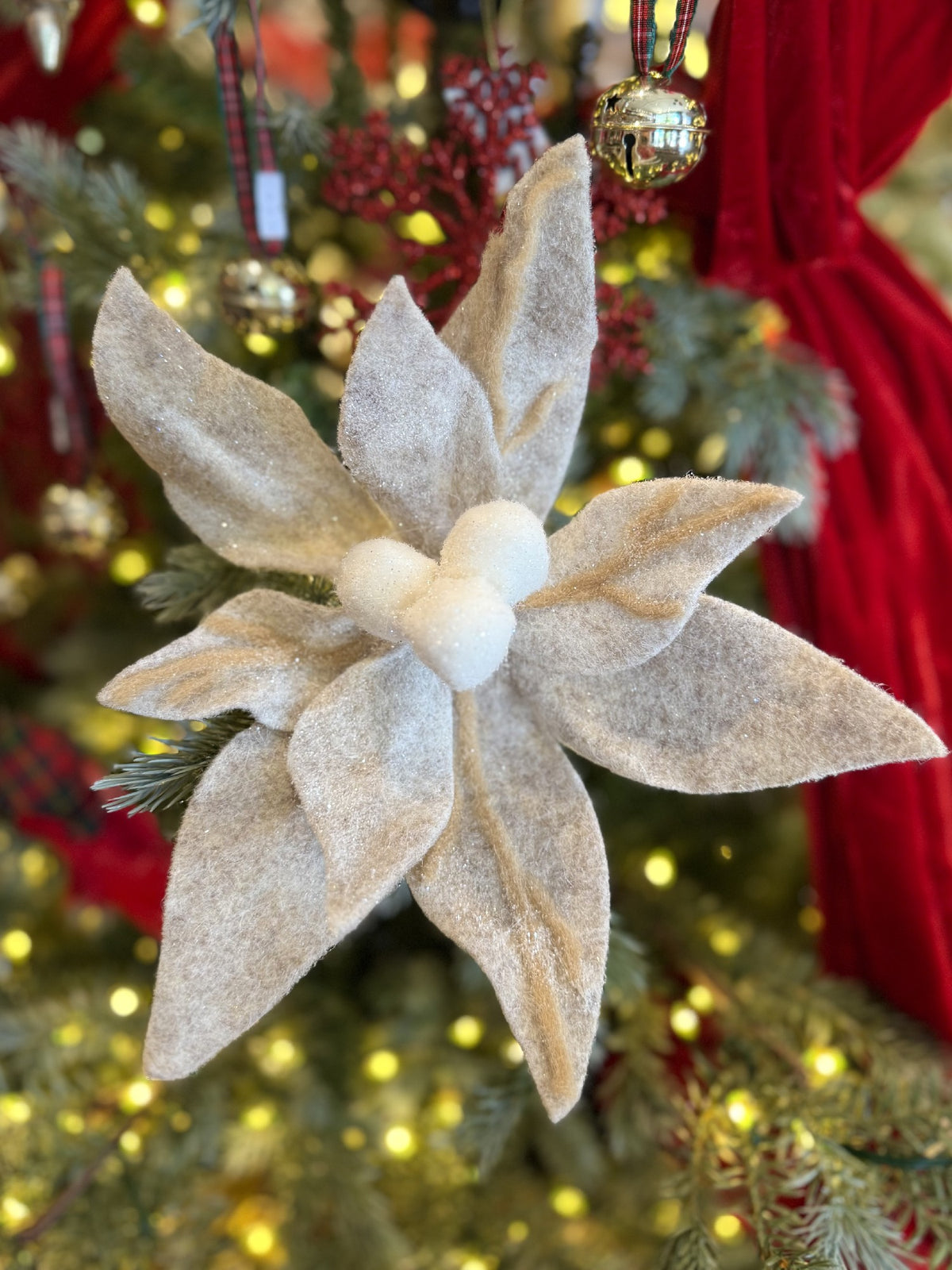 Yule Poinsettia Felt 23x29cm Cream XM1424