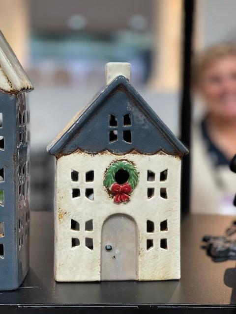 ALSACE CHRISTMAS VILLAGE SMALL BLUE HOUSE WITH WREATH YA0084