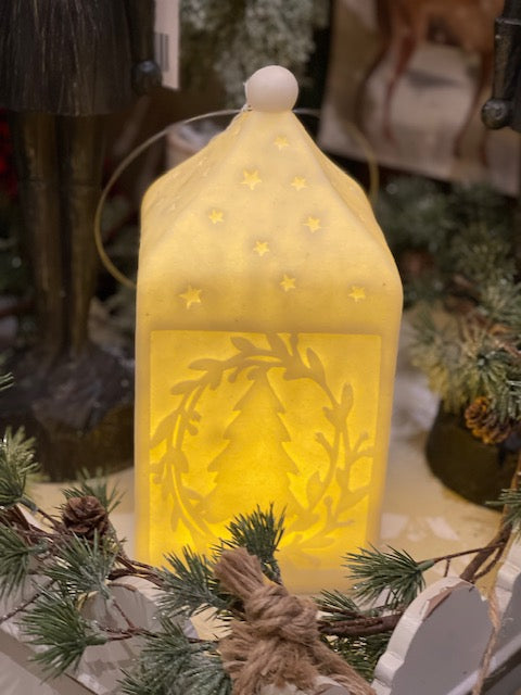 OPAQUE LED LANTERN LARGE WITH TREE WREATH DETAIL BD0007