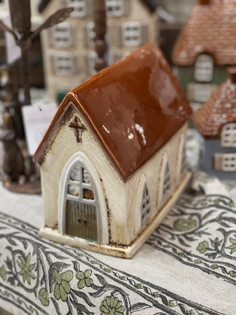 STONEWARE TEALIGHT HOUSE - COTSWOLD CHAPEL YA0091