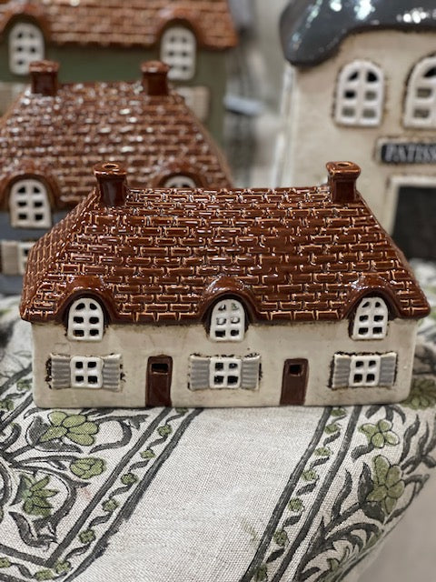 STONEWARE TEALIGHT HOUSE - COTSWOLD IVORY COTTAGE YA0094